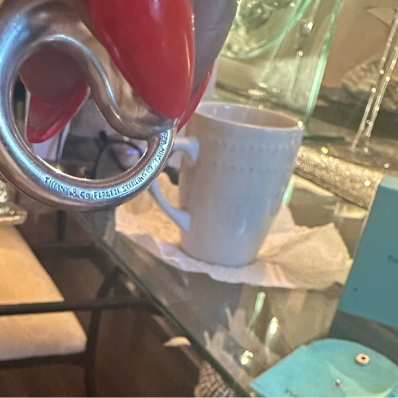 Tiffany & Co Eternal Circle
Infinity Pendant Extra Large - Picture 9 of 10